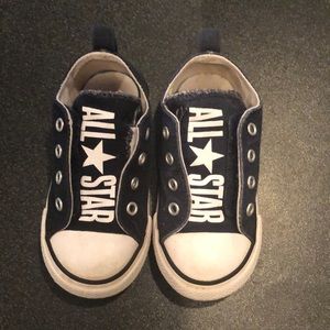 Boys size 8 converse all star shoes